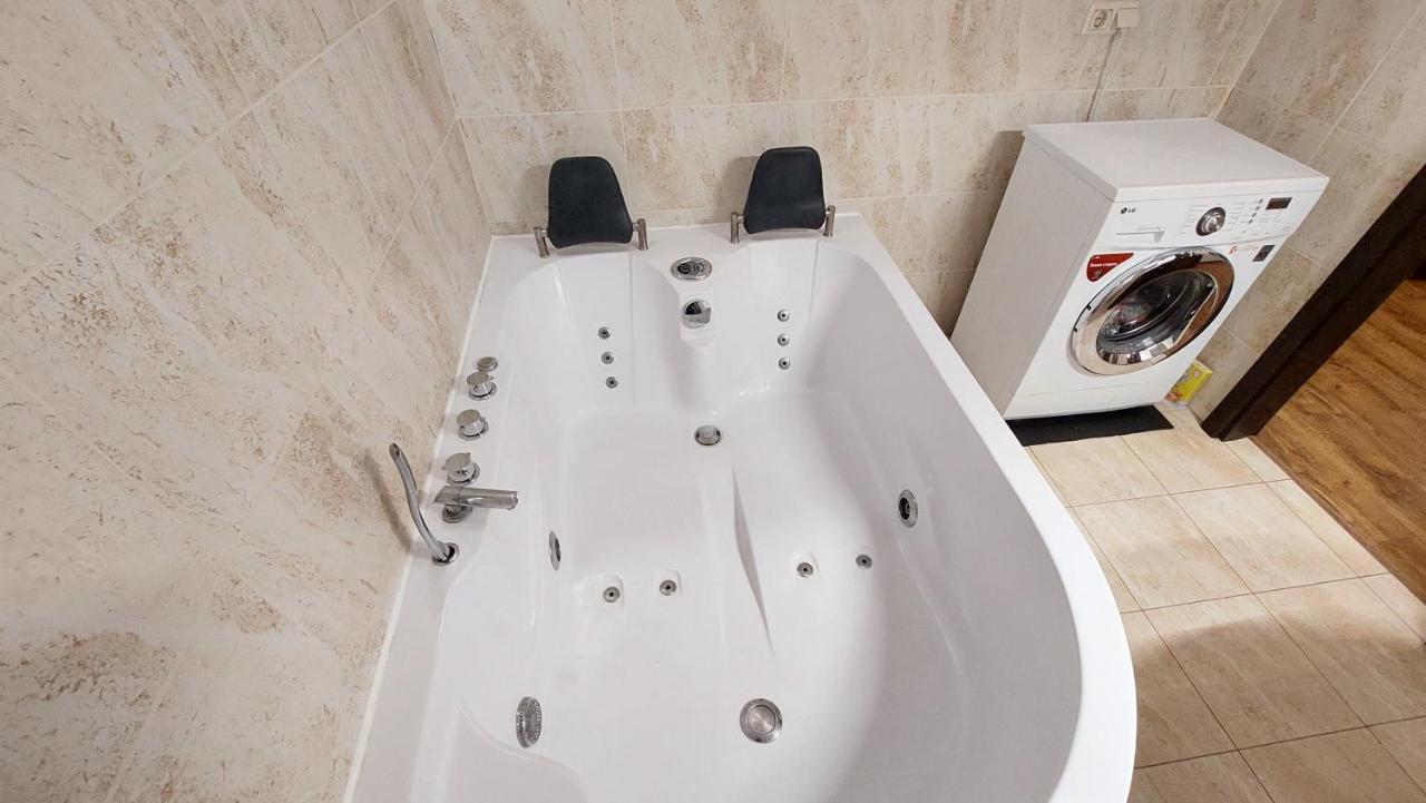 3 Bedrooms Arcadia Odesa Exterior photo